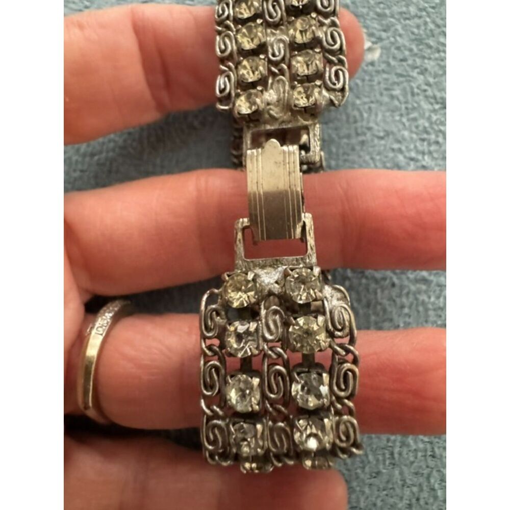 Vintage silver-tone rhinestone bracelet, size7.